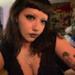 Meet your Posher, Khalia